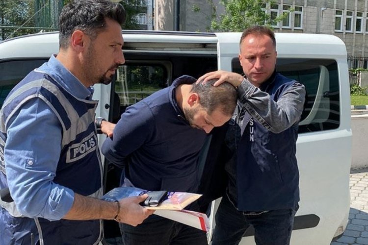 Samsun'da tartıştığı arkadaşına cam par&ccedil;ası ile saldırdı!