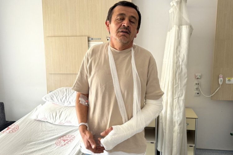 &Ouml;ğretmen, okulun bah&ccedil;esinde sopayla darp edildi