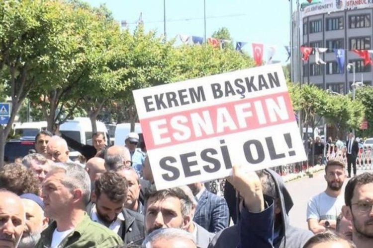 &Ouml;zel Halk Otob&uuml;s&uuml; sahiplerinden İBB &ouml;n&uuml;nde eylem