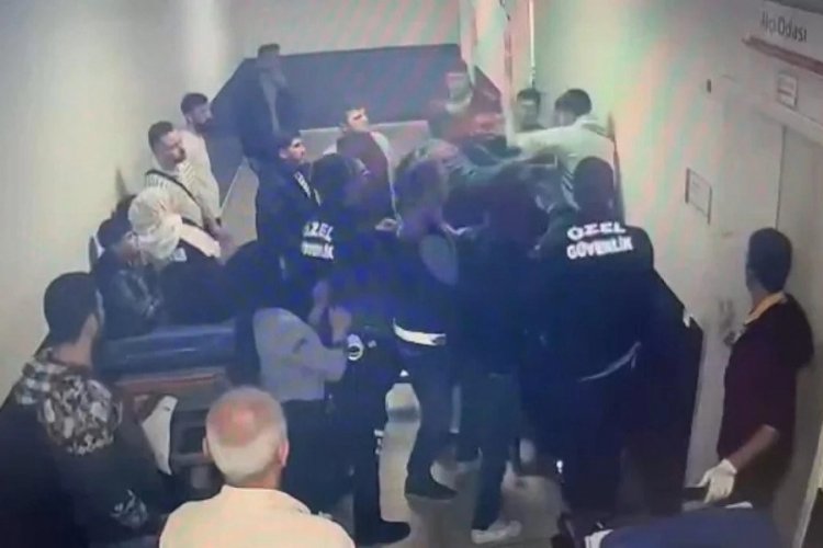 İstanbul'da kendisine m&uuml;dahale eden doktora sedye &uuml;zerinden saldıran şahıs tutuklandı