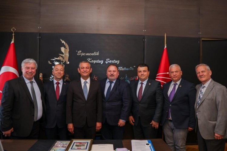 Balkan Rumeli T&uuml;rkleri Konfederasyonu &Ouml;zg&uuml;r &Ouml;zel'i ziyaret etti