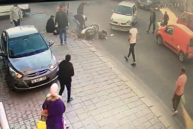 Tekirdağ'da otomobil ile motosiklet kafa kafaya &ccedil;arpıştı