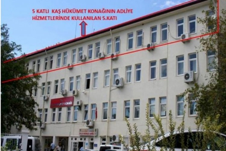 Antalya'da Kaş Adliyesi'nde tuvalet gerginliği