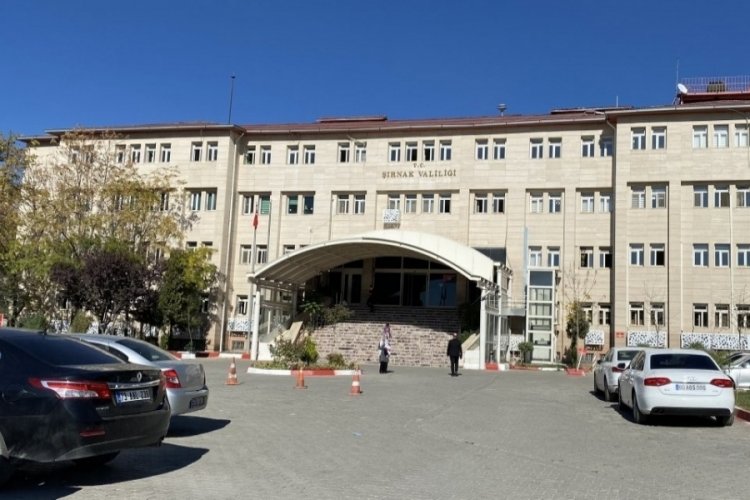 Şırnak'ta g&ouml;steri ve y&uuml;r&uuml;y&uuml;şler 3 g&uuml;n yasakladı