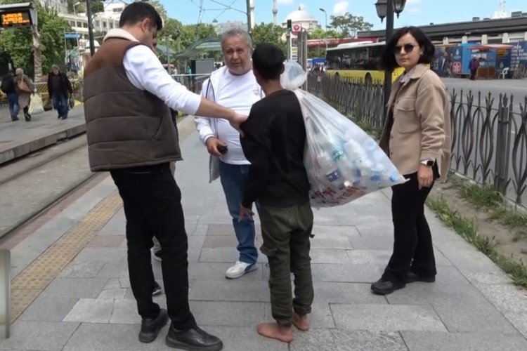Tramvayda dilenen &ccedil;ocuklar yakalandı