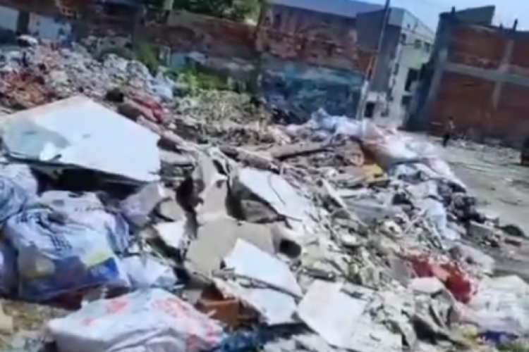 Bursa'da Vatan Mahallesi &ccedil;&ouml;p sorunuyla boğuşuyor
