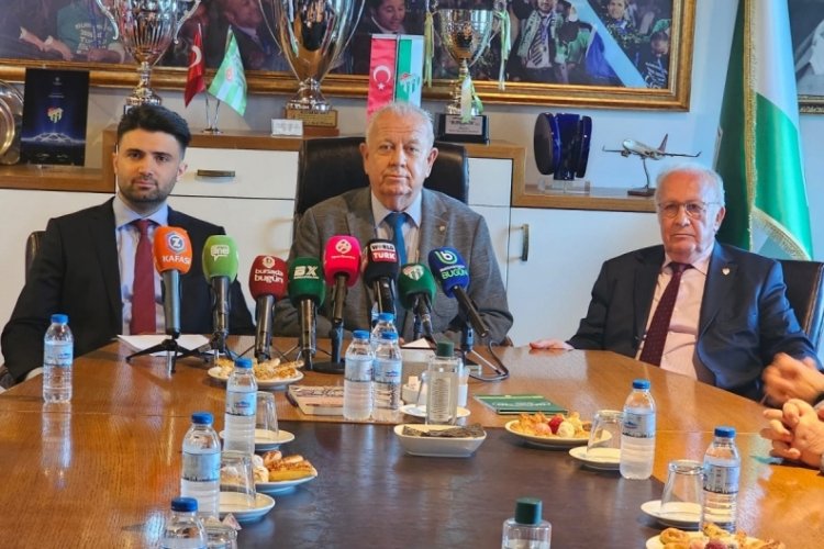 Enes &Ccedil;elik, y&ouml;netim kurulu listesini teslim etti