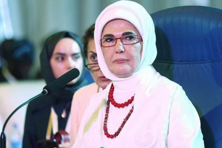 Emine Erdoğan Nijerya'da kanserle m&uuml;cadele &ccedil;ağrısı yaptı