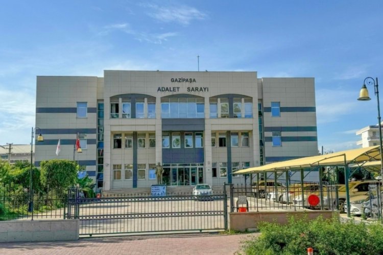 Antalya'da r&uuml;şvet operasyonu: 2 g&ouml;zaltı