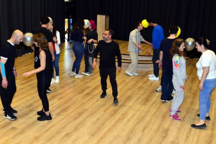 HND Sanat At&ouml;lyesi kursiyerleri ilk oyunları i&ccedil;in provalara başladı