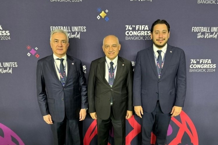 TFF Başkanı B&uuml;y&uuml;kekşi, FIFA Başkanı Gianni Infantino ile kongrede bir araya geldi