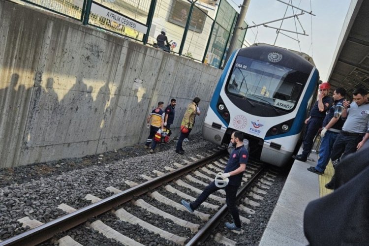 Marmaray'da intihar: Seferler durduruldu