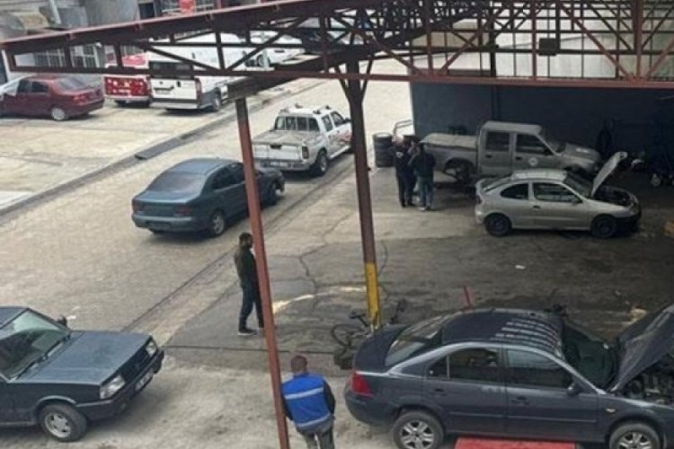 Tabela &ouml;l&ccedil;&uuml;s&uuml; alırken &ccedil;atıdan d&uuml;şen iş&ccedil;i hayatını kaybetti