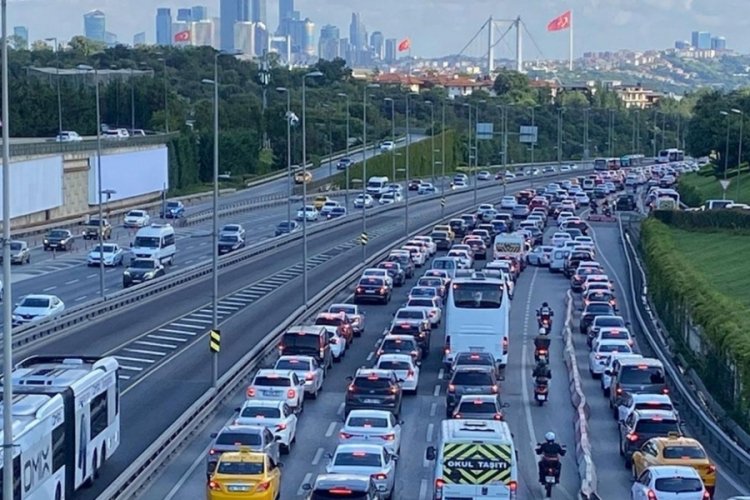İstanbullular dikkat! Bug&uuml;n bu yollar trafiğe kapalı olacak