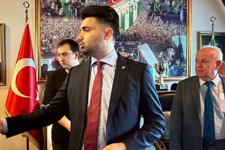 Enes &Ccedil;elik şampiyon gen&ccedil;leri kutladı