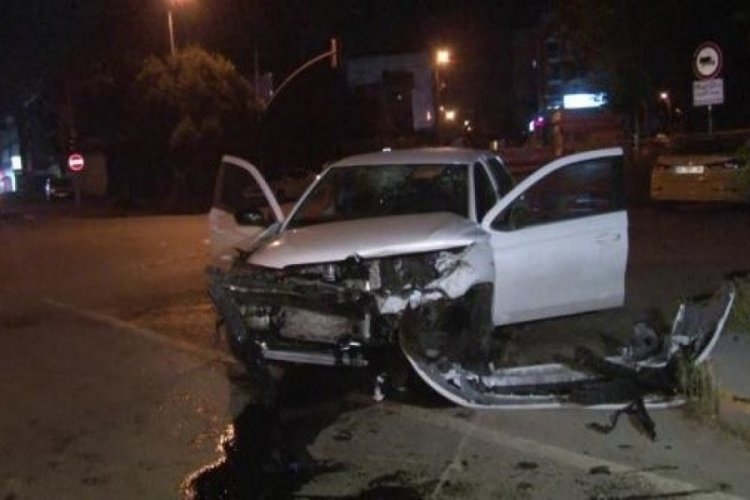 İstanbul'da feci kaza! 2'si ağır 4 yaralı