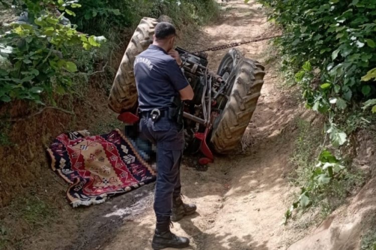 Sakarya'da devrilen trakt&ouml;r&uuml;n altında feci şekilde can verdi!
