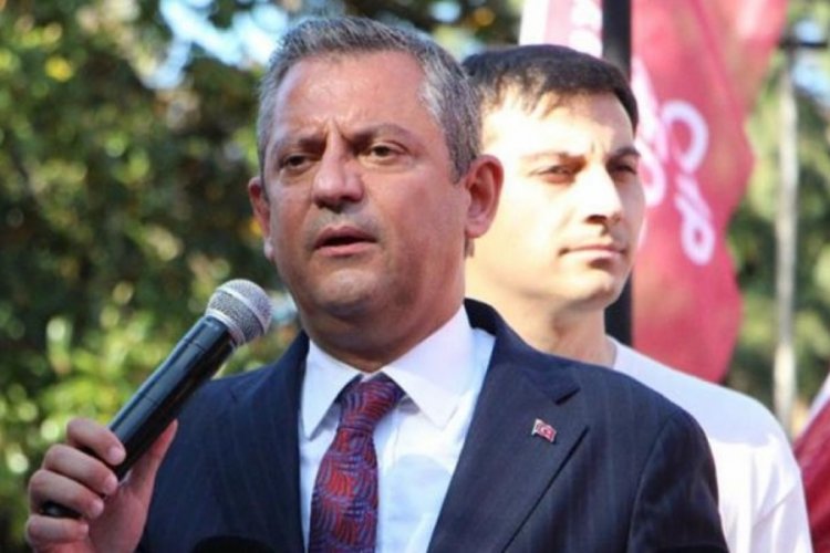 &Ouml;zg&uuml;r &Ouml;zel: Atat&uuml;rk, bu Cumhuriyeti sadece ve sadece gen&ccedil;lere emanet etti