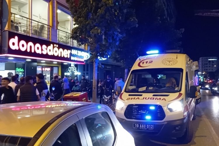 Kavgayı ayırmanın bedeli ağır oldu! Bı&ccedil;aklandılar