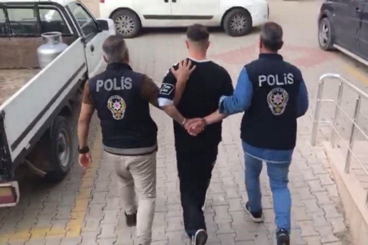 Sahte gen&ccedil; kız profili a&ccedil;arak vatandaşları dolandıran &ccedil;ete &ccedil;&ouml;kertildi