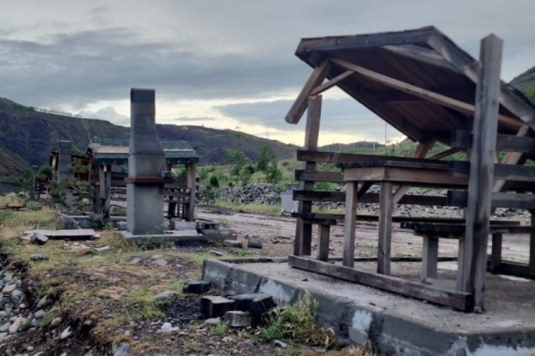 Elazığ'da &ouml;rf ve adetlere uygun olmadığı i&ccedil;in kamelyalar kaldırıldı