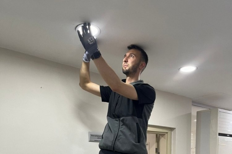 Kayseri'de "Kamu hizmet binalarında enerji tasarruf devri" başladı