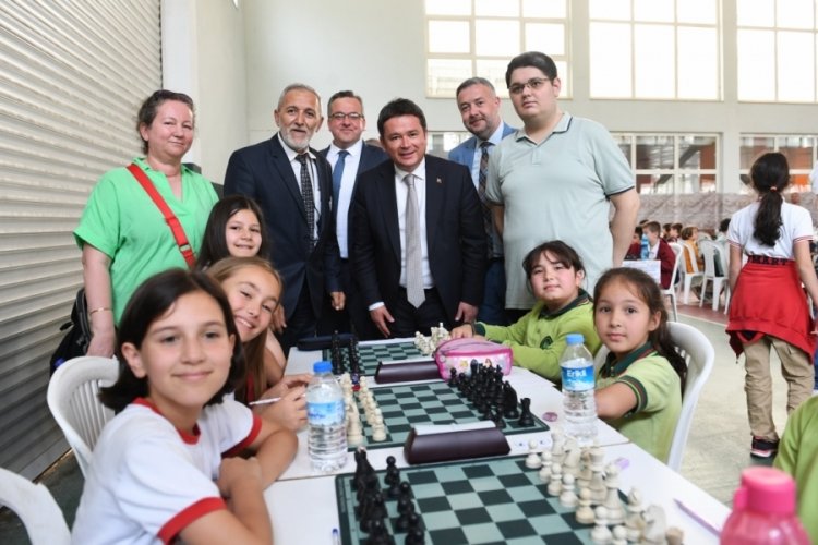 Satran&ccedil; turnuvasında ilk hamle Başkan Aydın'dan