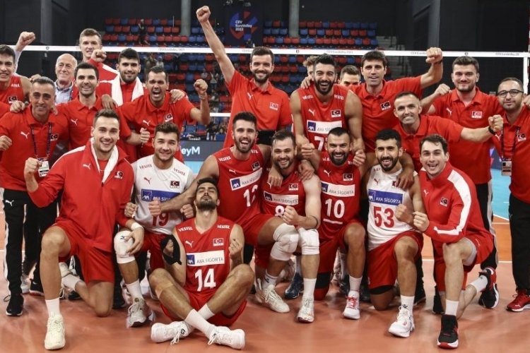 A Milli Erkek Voleybol Takımı'nın Voleybol Milletler Ligi kadrosu a&ccedil;ıklandı mı? Filenin Efeleri'nin ma&ccedil;ı ne zaman ? Filenin Efeleri'nin ma&ccedil;ı saat ka&ccedil;ta?