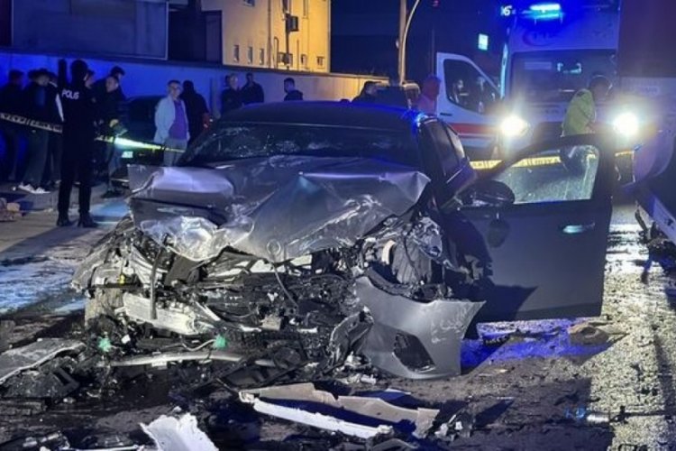Kocaeli'de U d&ouml;n&uuml;ş&uuml; kazası! 6 yaralı