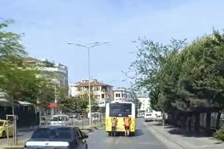 İstanbul'da patenli gen&ccedil;lerin tehlikeli yolculuğu