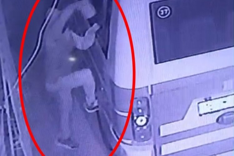 Bursa'da hasta bebeğin yardım kumbaralarını &ccedil;aldı!