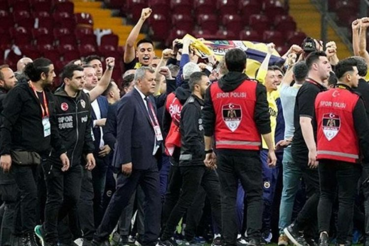 İstanbul Valiliği'nden Galatasaray - Fenerbah&ccedil;e derbisiyle ilgili a&ccedil;ıklama
