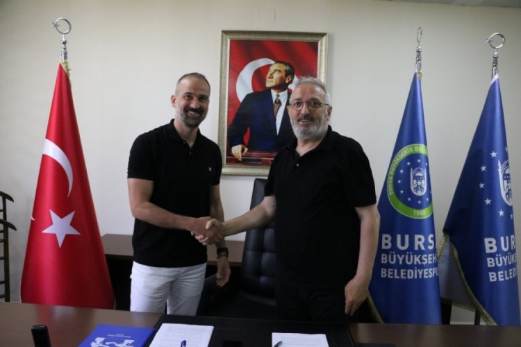 Bursa B&uuml;y&uuml;kşehir Belediyespor, Cemal Bora Şensoy'la yola devam dedi