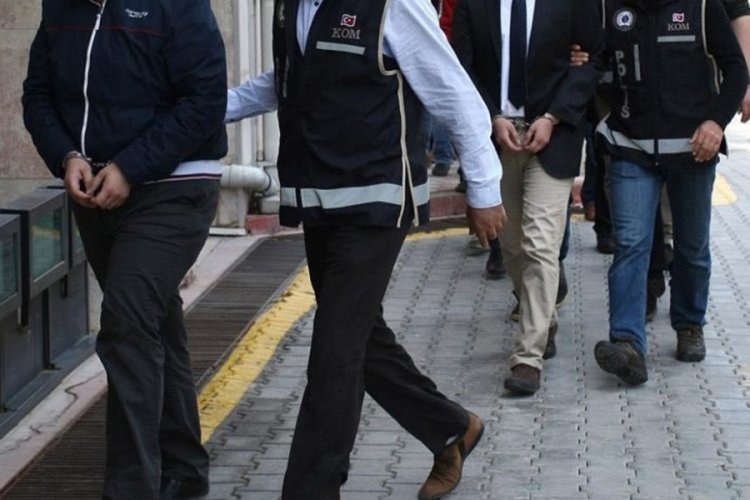 Başkasının yerine ehliyet sınavına giren 12 ş&uuml;pheli yakalandı