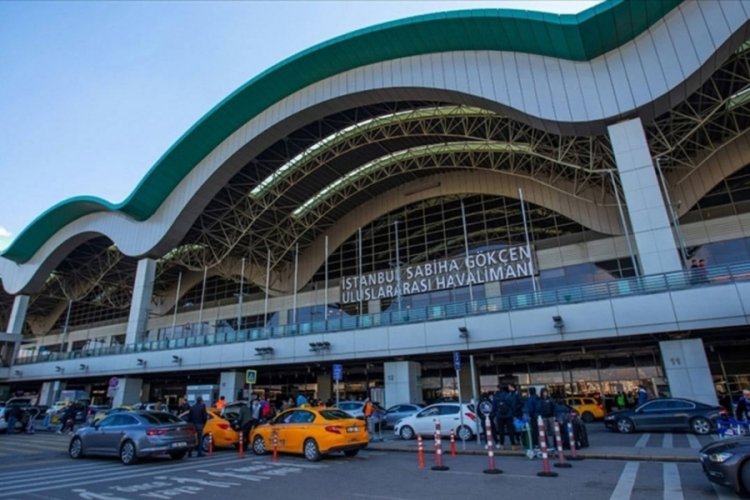 Sabiha G&ouml;k&ccedil;en Havalimanı'nda 'ters r&uuml;zgar' alarmı! İniş yapamadılar