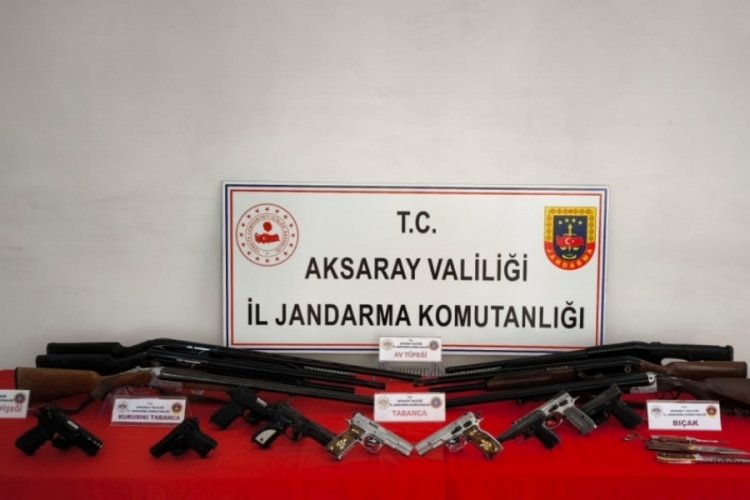 D&uuml;ğ&uuml;n evinde cephanelik &ccedil;ıktı: 8 g&ouml;zaltı