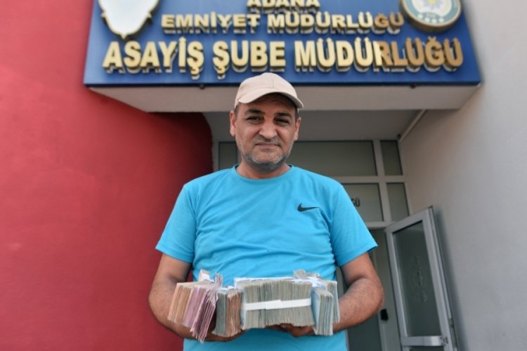 Taksici hesabına gelen parayı g&ouml;rd&uuml;, soluğu poliste aldı