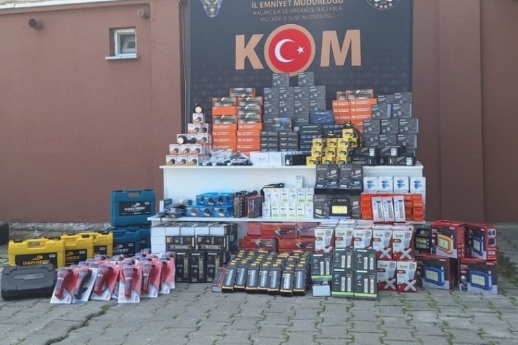Kırklareli'nde g&uuml;mr&uuml;k ka&ccedil;ağı alkol ele ge&ccedil;irildi