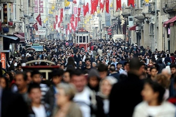 T&uuml;rkiye'nin doğurganlık seviyesi geriledi!