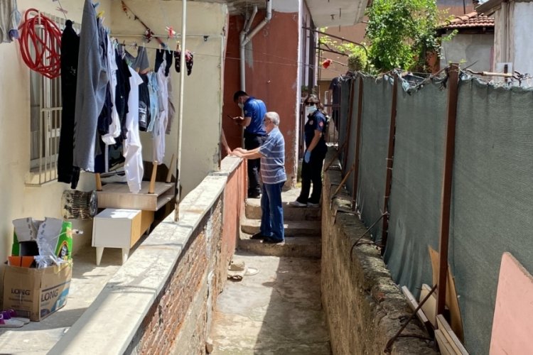 Kocaeli'nde k&ouml;t&uuml; koku ihbarı yapılan dairede cansız bedeni bulundu