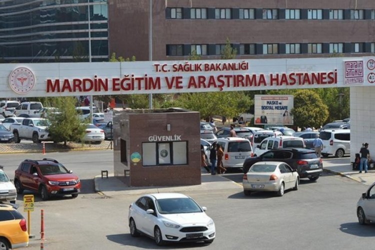 Trakt&ouml;rden d&uuml;şen k&uuml;&ccedil;&uuml;k &ccedil;ocuk feci şekilde can verdi