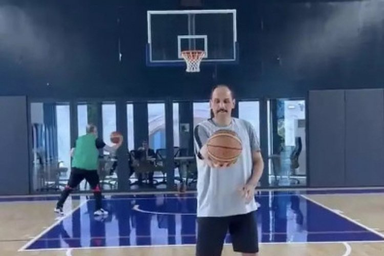 MİT Başkanı İbrahim Kalın'dan basket potasına tam isabetli atış