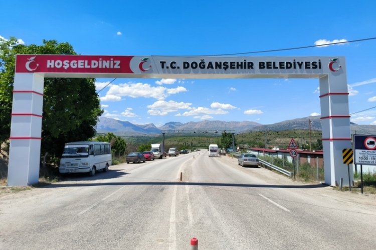 Doğanşehir'in giriş takı yenilendi