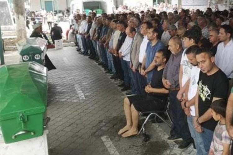 K&ouml;peğe &ccedil;arpmamak isterken kaza yapmıştı, 12 yaşındaki kız hayatını kaybetti