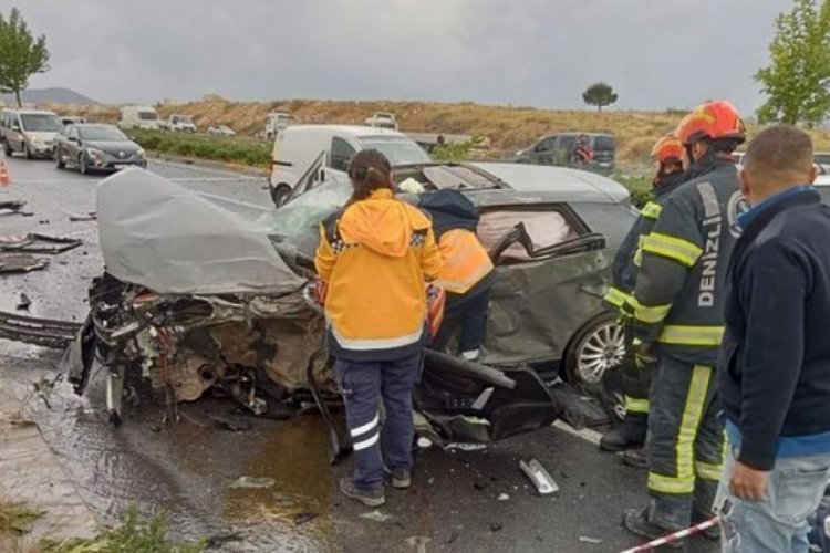 Denizli'de iki otomobilin çarpıştığı kazada 1 kişi öldü