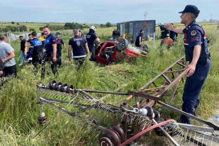 Tekirdağ'da kontrolden &ccedil;ıkan otomobil elektrik direğine &ccedil;aptı