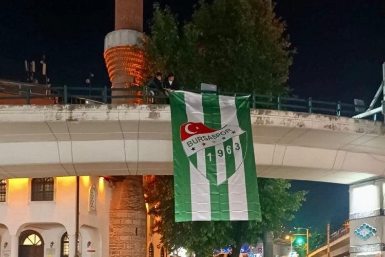Bursa'da bayrak seferberliği başladı