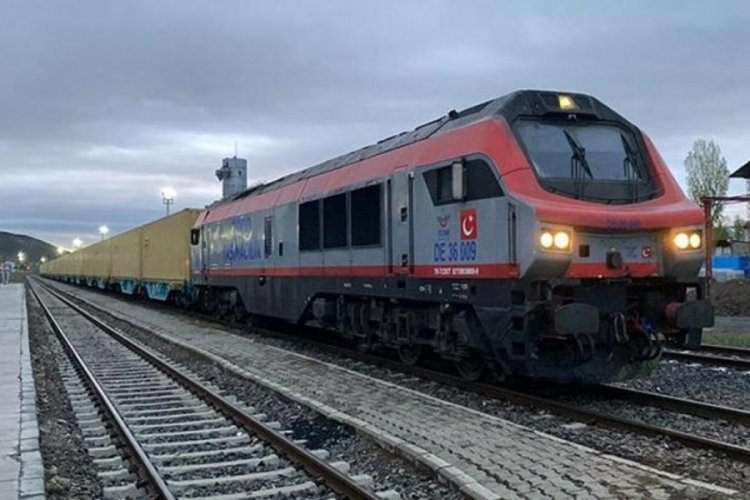 Bak&uuml;-Tiflis-Kars Demiryolu Hattı'nda y&uuml;k taşımacılığı tekrar başladı