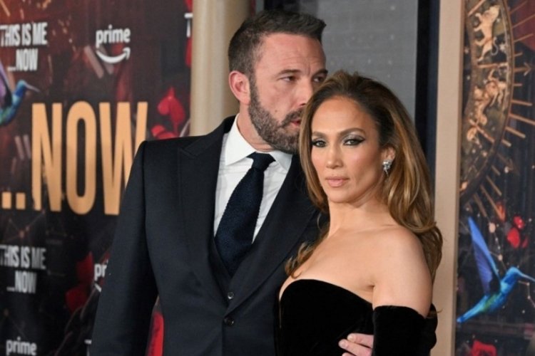 Ben Affleck evlilik y&uuml;z&uuml;ğ&uuml;n&uuml; yeniden taktı