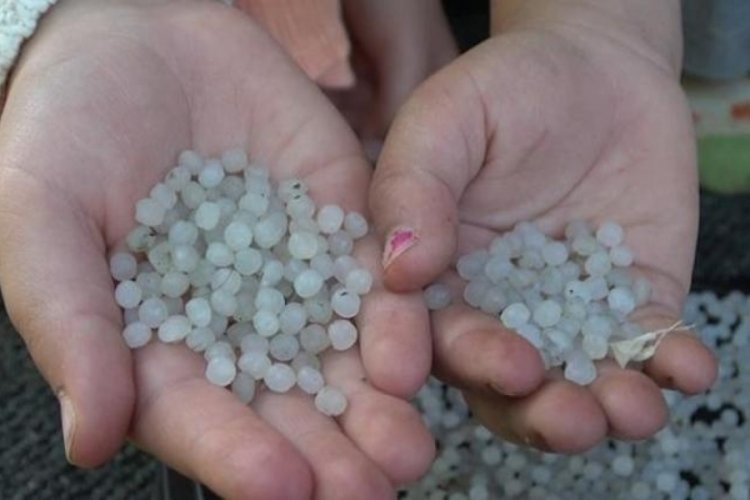 Muş'ta g&ouml;ky&uuml;z&uuml;nden bilinmeyen ve erimeyen cisimler yağdı!